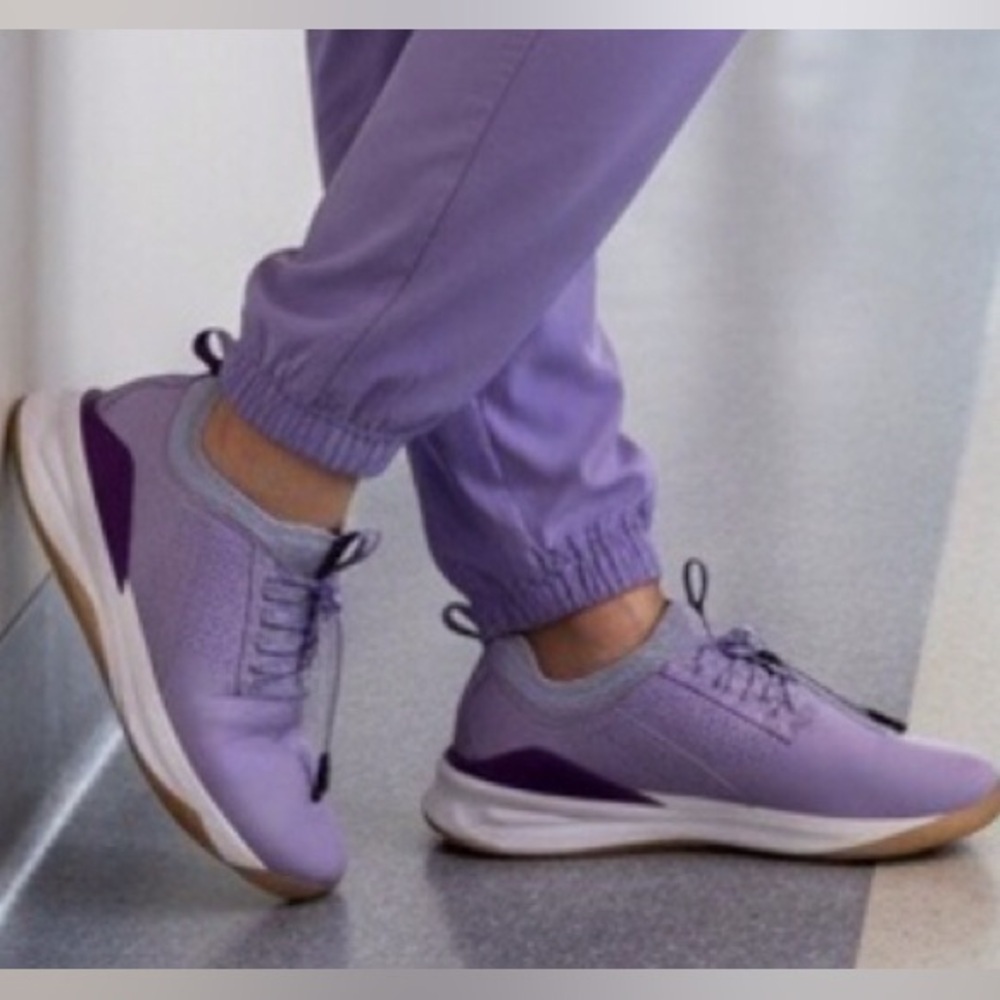 Clove Classic Core Nursing Unisex Sneakers Lavender Size-W10.5/M9 EUC